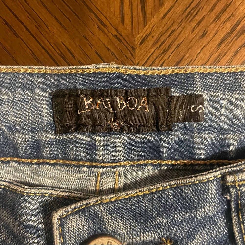Blue Ankle Cropped Jeans with Distressed Details - Picture 3 of 5